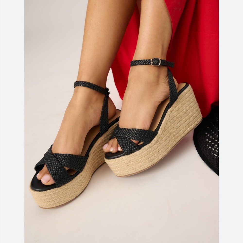 New Anthropologie Black Woven Leather  Ankle Strap Wedge Sandals Size 7